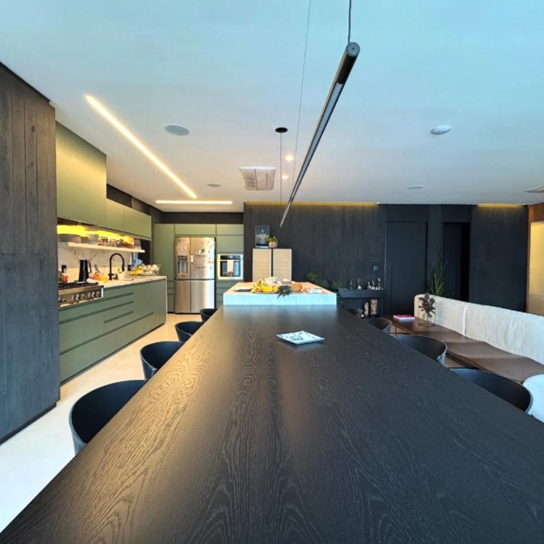 Apartamento Alto Padrão: 3 Dorms, 2 Vagas, Equipado com Bertazzoni e Estudio Bola
