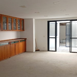 Imóvel Comercial Alto Padrão no Jardim América: 700m², Infraestrutura Completa, 28 Ar-Condicionados e Projeto Corporativo