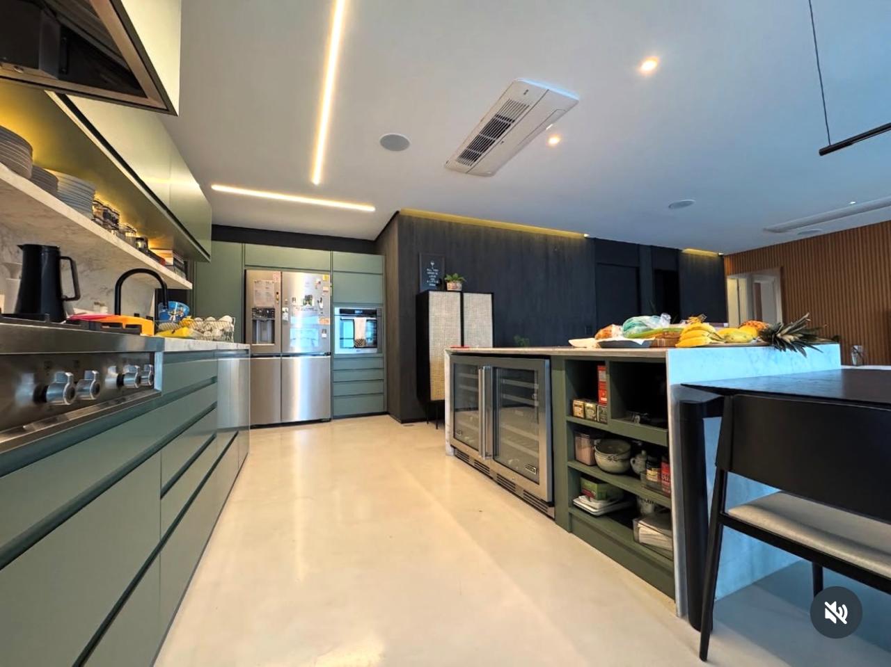 Apartamento Alto Padrão: 3 Dorms, 2 Vagas, Equipado com Bertazzoni e Estudio Bola