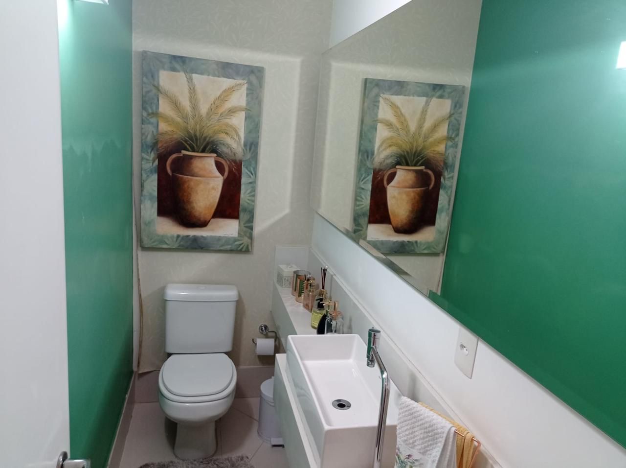 Casa Alto Padrão na Aclimação: 240m², 3 Suítes Reversíveis, 3 Vagas e Segurança Exclusiva