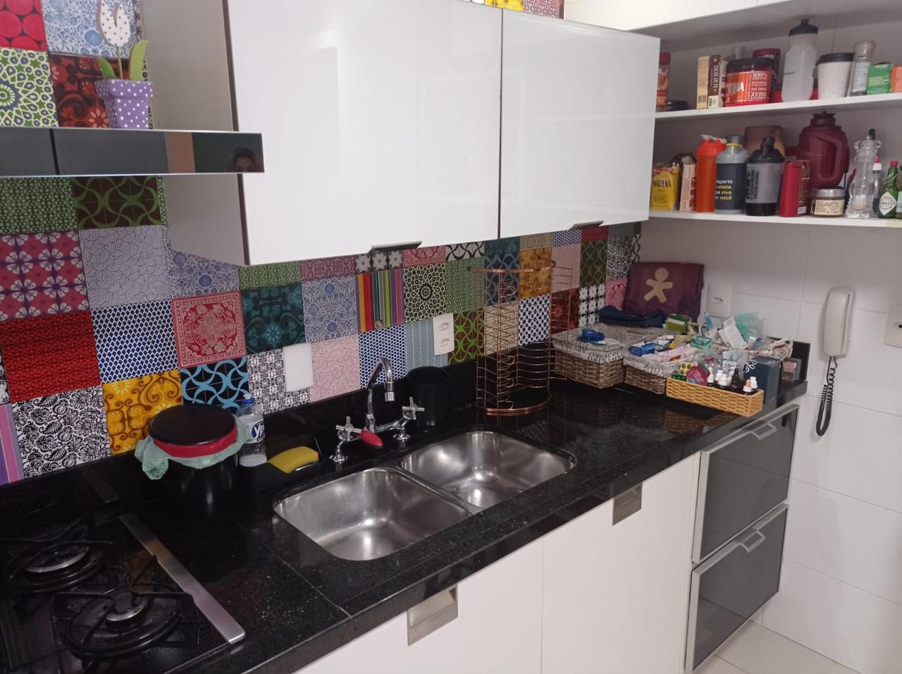 Casa Alto Padrão na Aclimação: 240m², 3 Suítes Reversíveis, 3 Vagas e Segurança Exclusiva