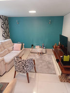 Casa Alto Padrão na Aclimação: 240m², 3 Suítes Reversíveis, 3 Vagas e Segurança Exclusiva