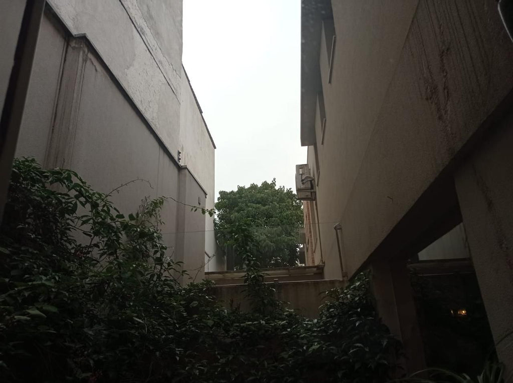 Casa Alto Padrão na Aclimação: 240m², 3 Suítes Reversíveis, 3 Vagas e Segurança Exclusiva
