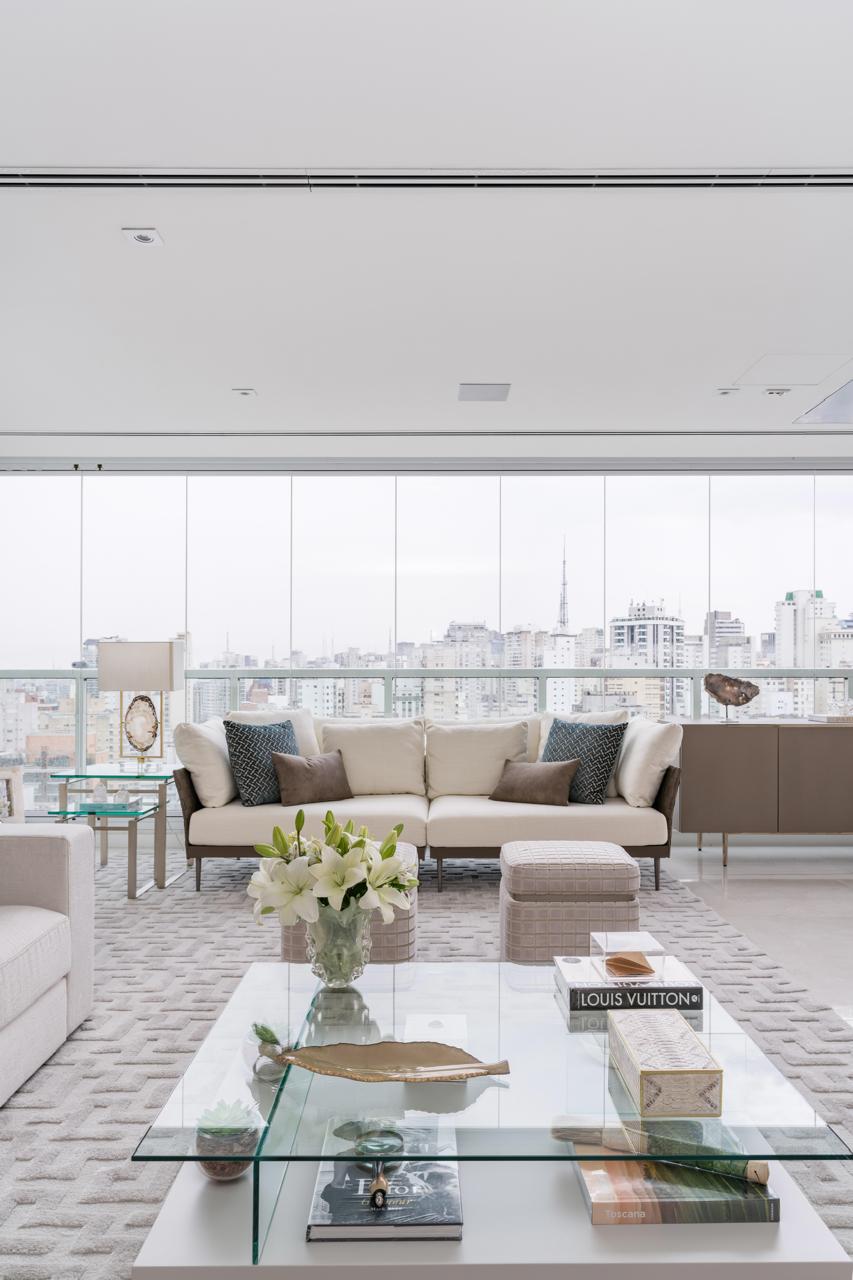 Apartamento Alto Padrão no Paraíso: Design Assinado, Automação Savant, Mobiliado com Ornare e Artefacto