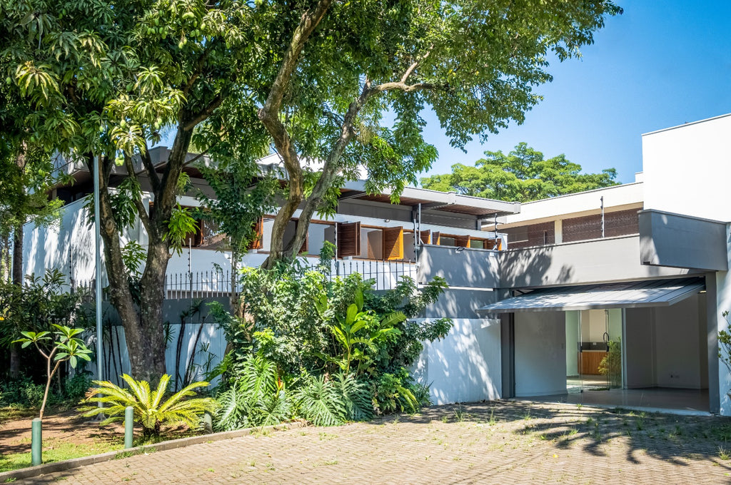 Casa Alto Padrão no Jardim Paulista: 310m² Construídos, Terreno 497m², Arquitetura Icônica e Retrofit Exclusivo