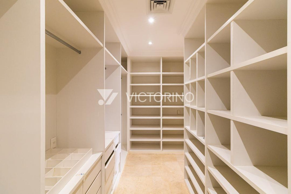 Apartamento Ultra Luxo no Jardins: 900m², 8 Vagas (até 11), Suíte Master com 2 Banheiros e Acabamento em Mármore