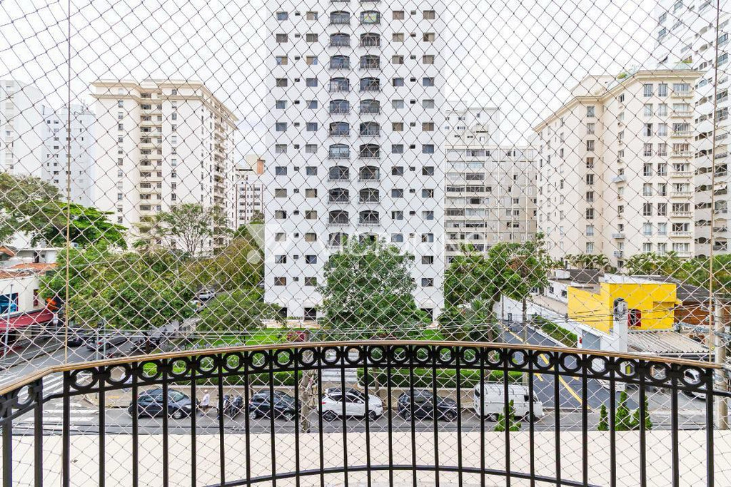 Apartamento Ultra Luxo no Jardins: 900m², 8 Vagas (até 11), Suíte Master com 2 Banheiros e Acabamento em Mármore