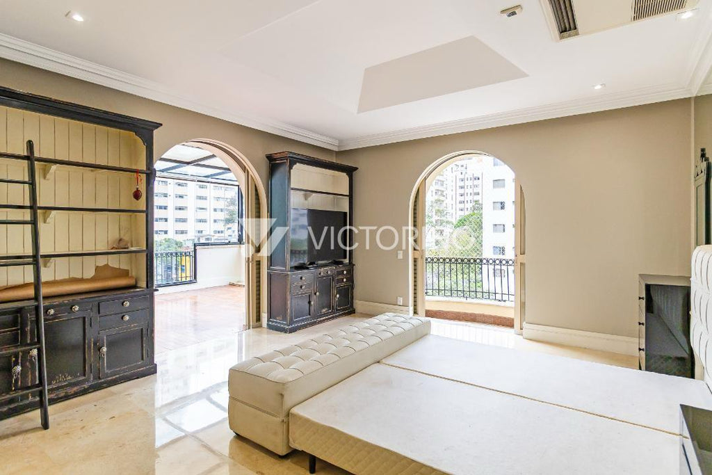 Apartamento Ultra Luxo no Jardins: 900m², 8 Vagas (até 11), Suíte Master com 2 Banheiros e Acabamento em Mármore