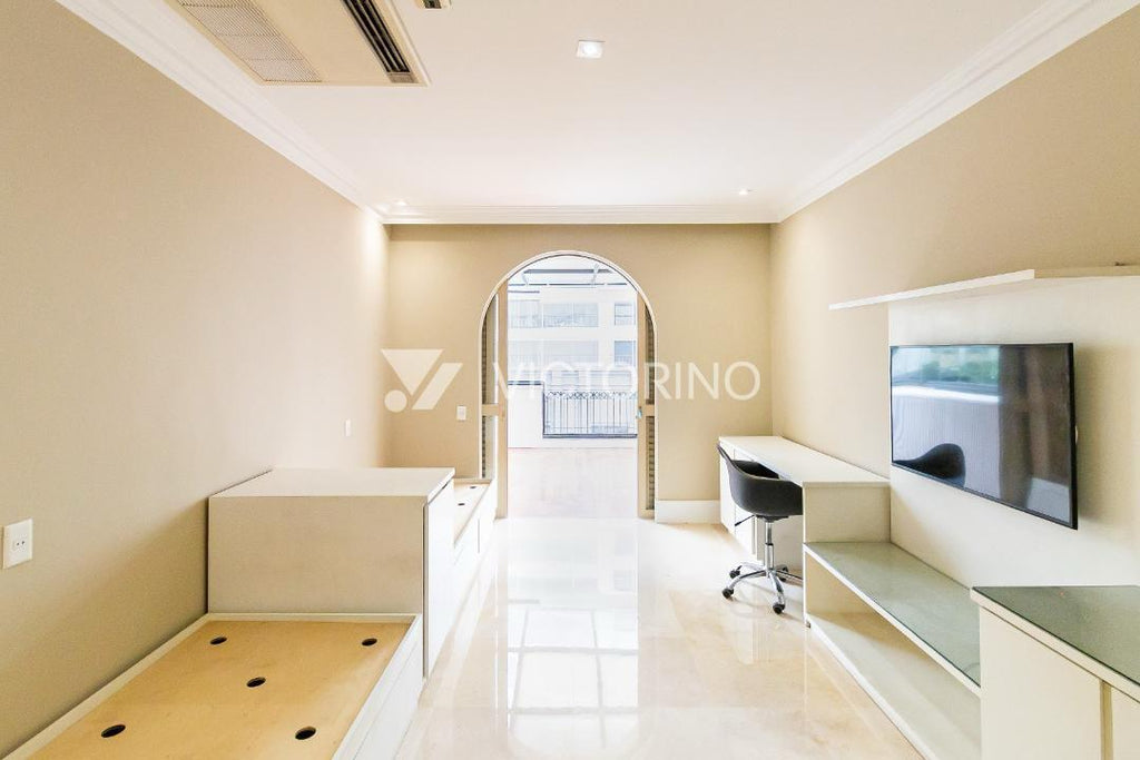 Apartamento Ultra Luxo no Jardins: 900m², 8 Vagas (até 11), Suíte Master com 2 Banheiros e Acabamento em Mármore