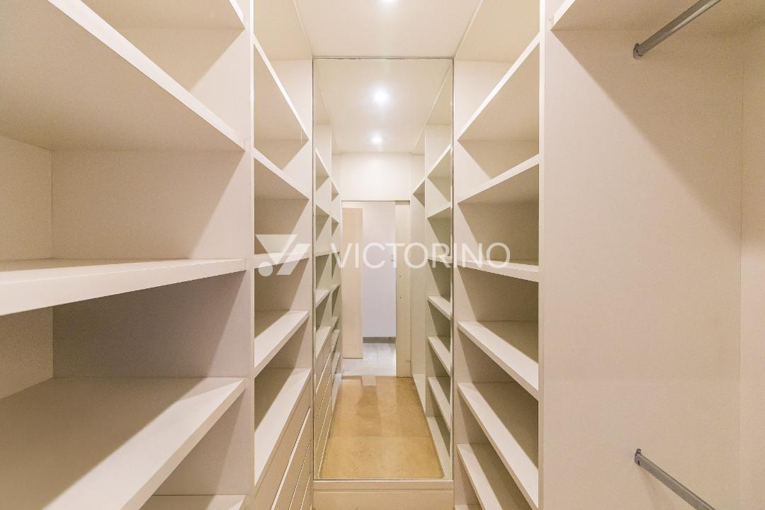 Apartamento Ultra Luxo no Jardins: 900m², 8 Vagas (até 11), Suíte Master com 2 Banheiros e Acabamento em Mármore