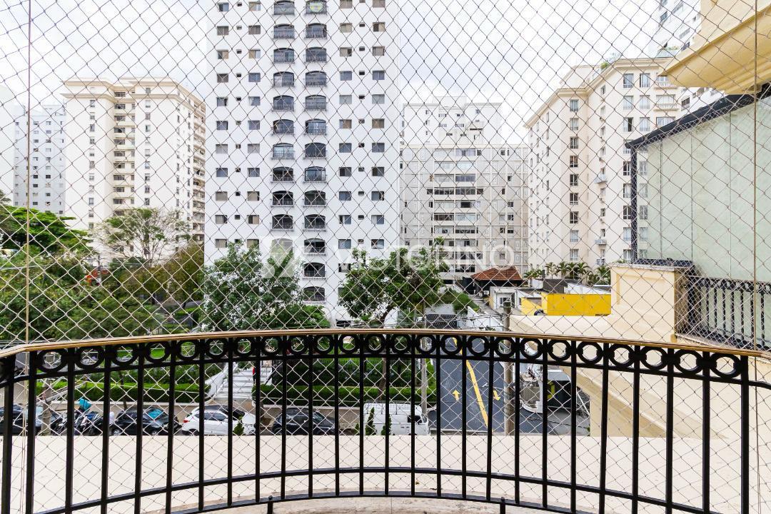 Apartamento Ultra Luxo no Jardins: 900m², 8 Vagas (até 11), Suíte Master com 2 Banheiros e Acabamento em Mármore