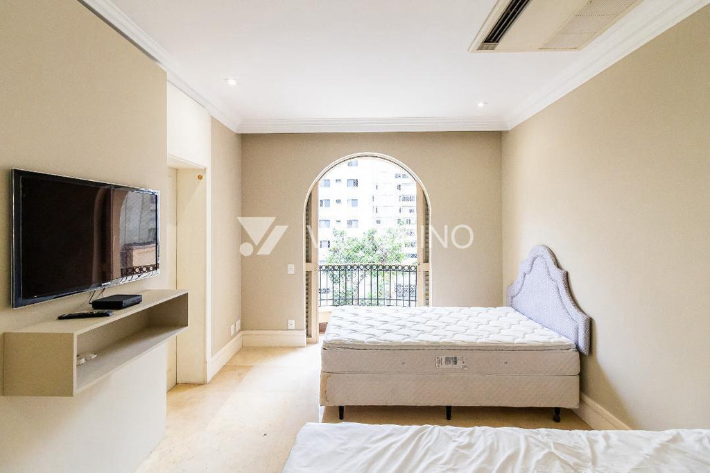 Apartamento Ultra Luxo no Jardins: 900m², 8 Vagas (até 11), Suíte Master com 2 Banheiros e Acabamento em Mármore