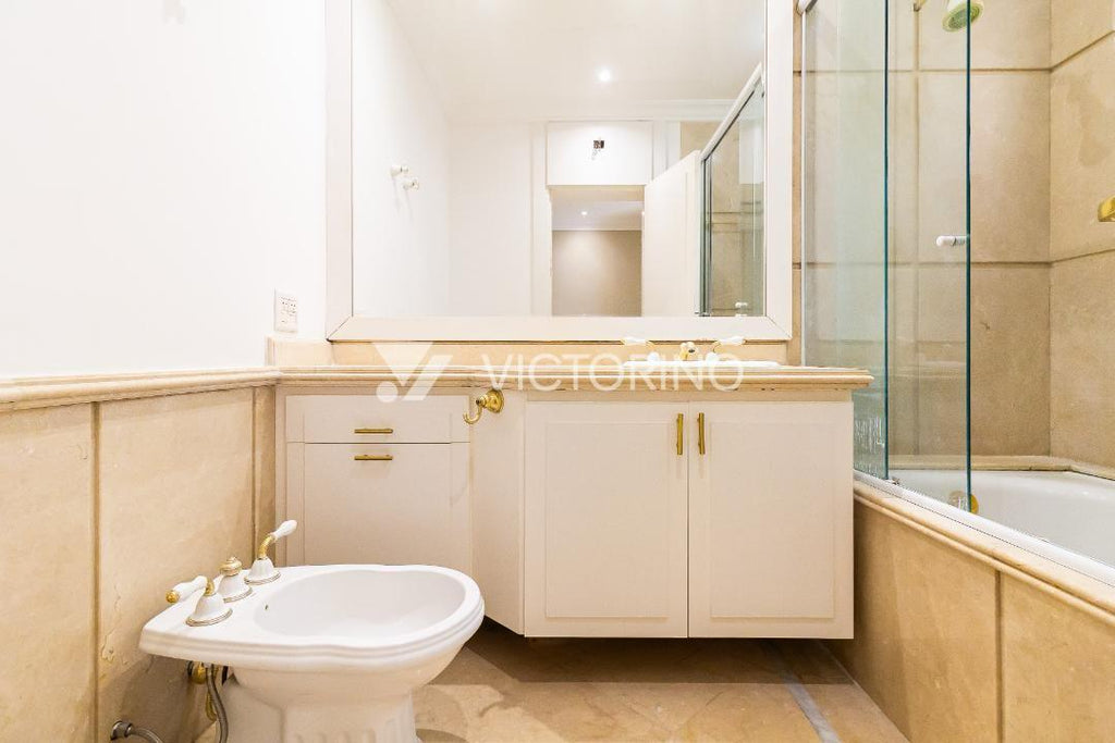 Apartamento Ultra Luxo no Jardins: 900m², 8 Vagas (até 11), Suíte Master com 2 Banheiros e Acabamento em Mármore