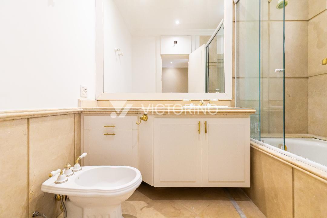 Apartamento Ultra Luxo no Jardins: 900m², 8 Vagas (até 11), Suíte Master com 2 Banheiros e Acabamento em Mármore
