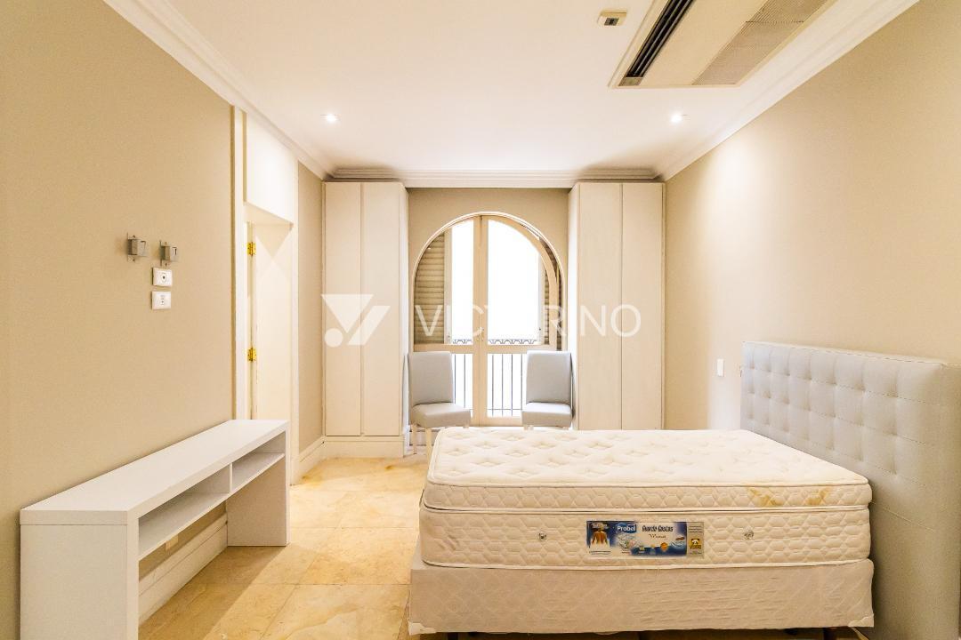 Apartamento Ultra Luxo no Jardins: 900m², 8 Vagas (até 11), Suíte Master com 2 Banheiros e Acabamento em Mármore