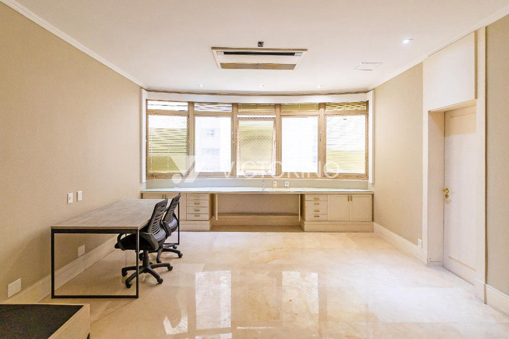 Apartamento Ultra Luxo no Jardins: 900m², 8 Vagas (até 11), Suíte Master com 2 Banheiros e Acabamento em Mármore