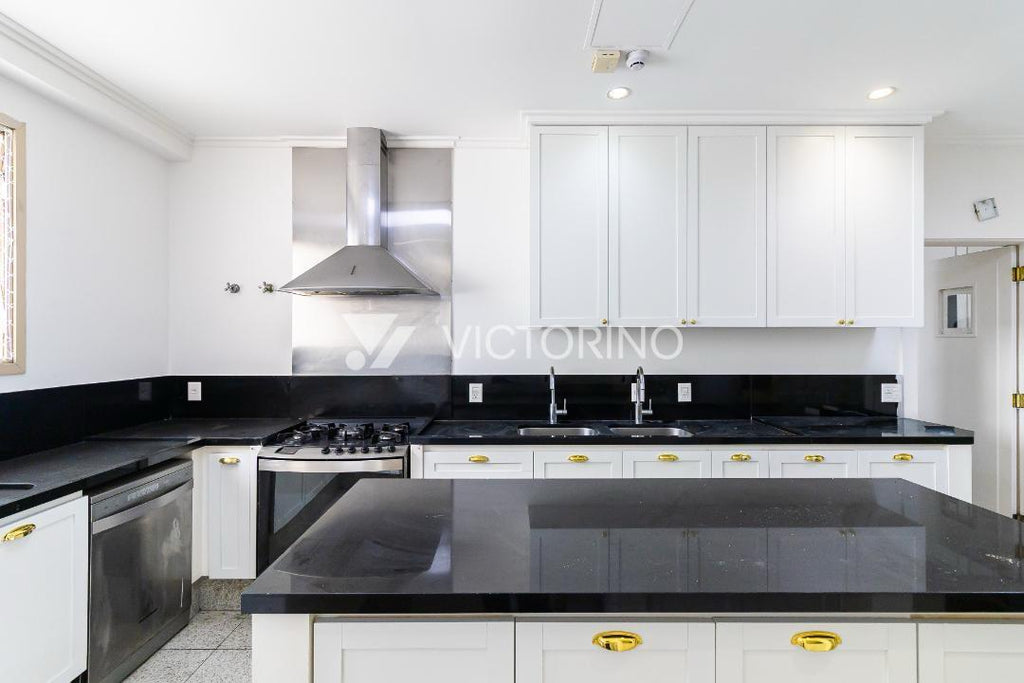 Apartamento Ultra Luxo no Jardins: 900m², 8 Vagas (até 11), Suíte Master com 2 Banheiros e Acabamento em Mármore