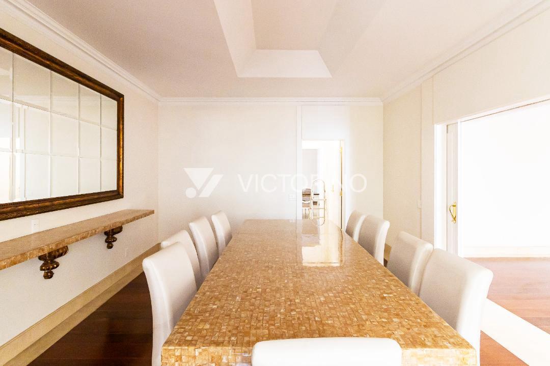 Apartamento Ultra Luxo no Jardins: 900m², 8 Vagas (até 11), Suíte Master com 2 Banheiros e Acabamento em Mármore