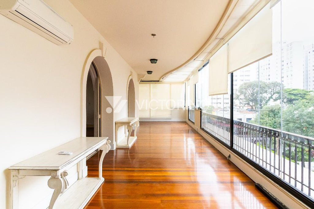Apartamento Ultra Luxo no Jardins: 900m², 8 Vagas (até 11), Suíte Master com 2 Banheiros e Acabamento em Mármore