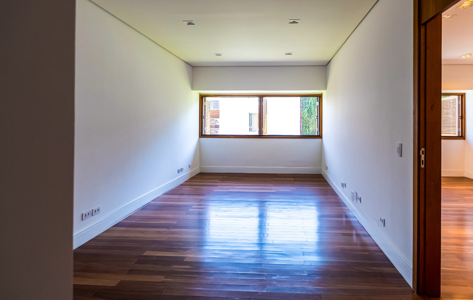 Casa Alto Padrão no Jardim Paulista: 310m² Construídos, Terreno 497m², Arquitetura Icônica e Retrofit Exclusivo