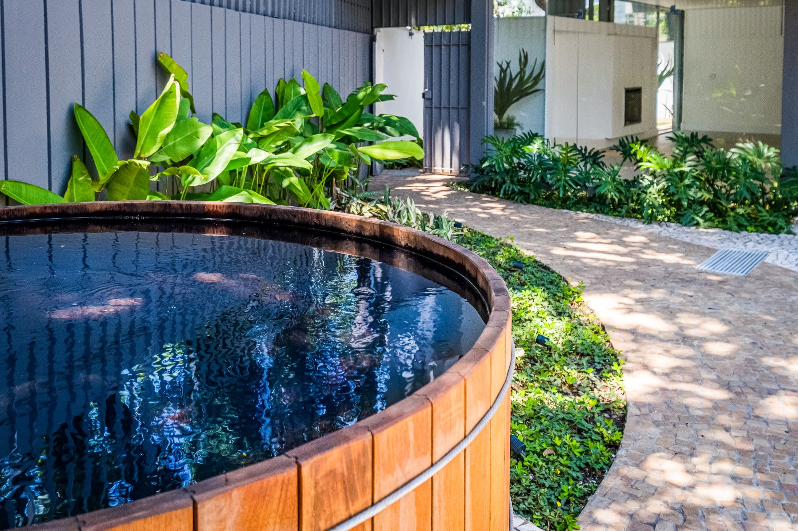 Casa Alto Padrão no Jardim Paulista: 310m² Construídos, Terreno 497m², Arquitetura Icônica e Retrofit Exclusivo