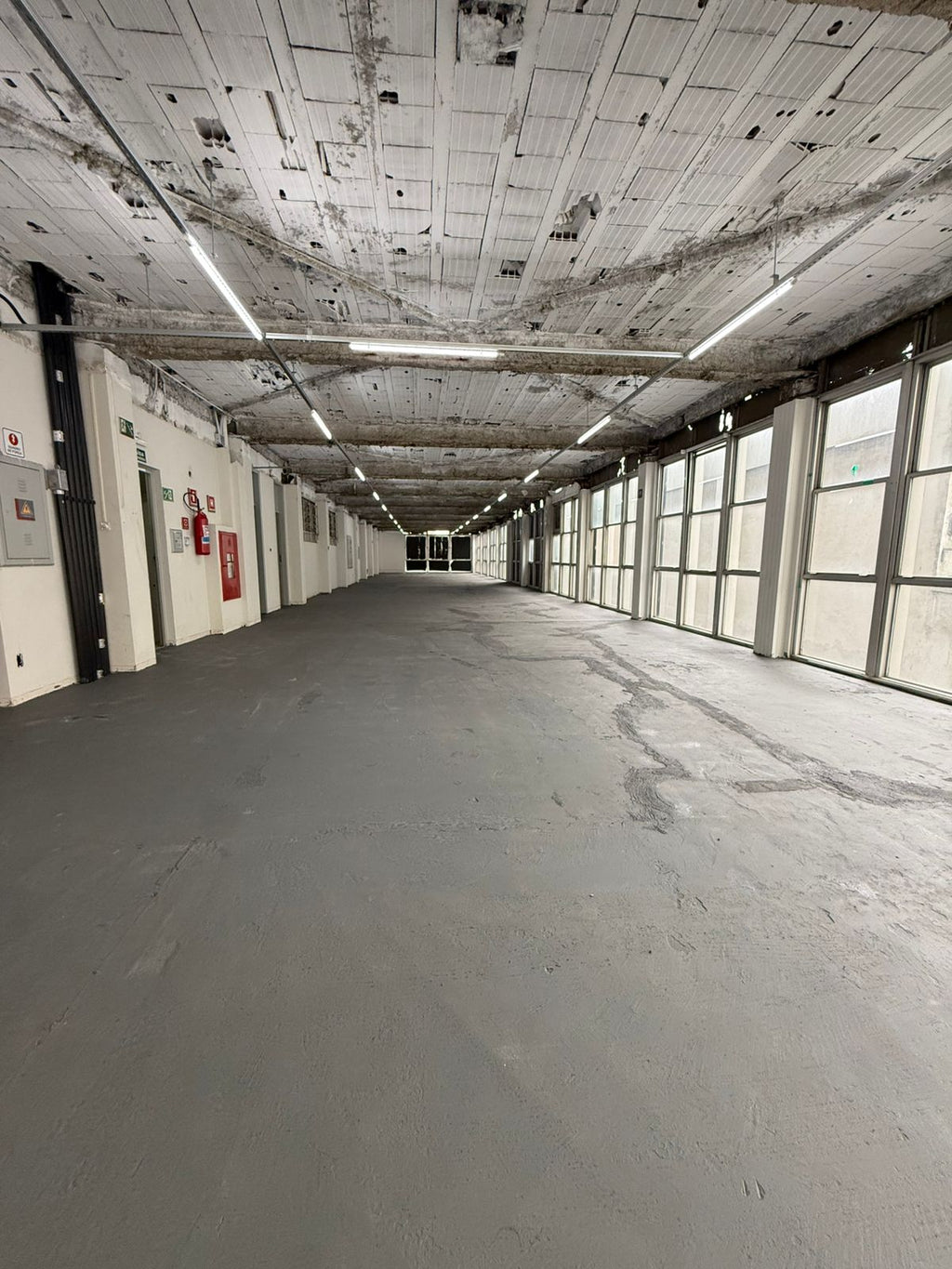 DISPONIVEL PRA LOCAÇÃO Edifício Comercial na República: 2.883m², Estrutura Completa, 2 Elevadores e Localização Estratégica