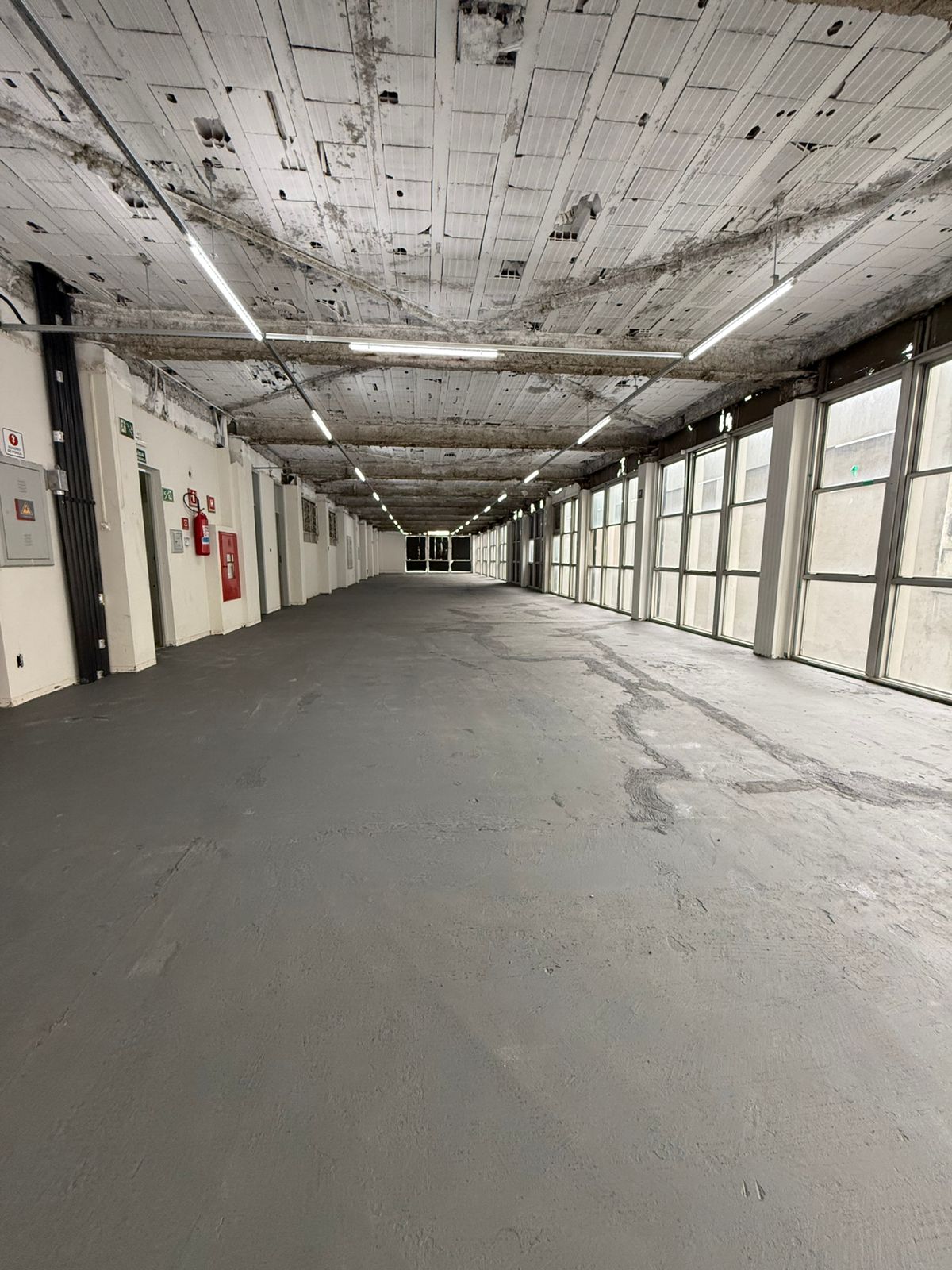 DISPONIVEL PRA LOCAÇÃO Edifício Comercial na República: 2.883m², Estrutura Completa, 2 Elevadores e Localização Estratégica