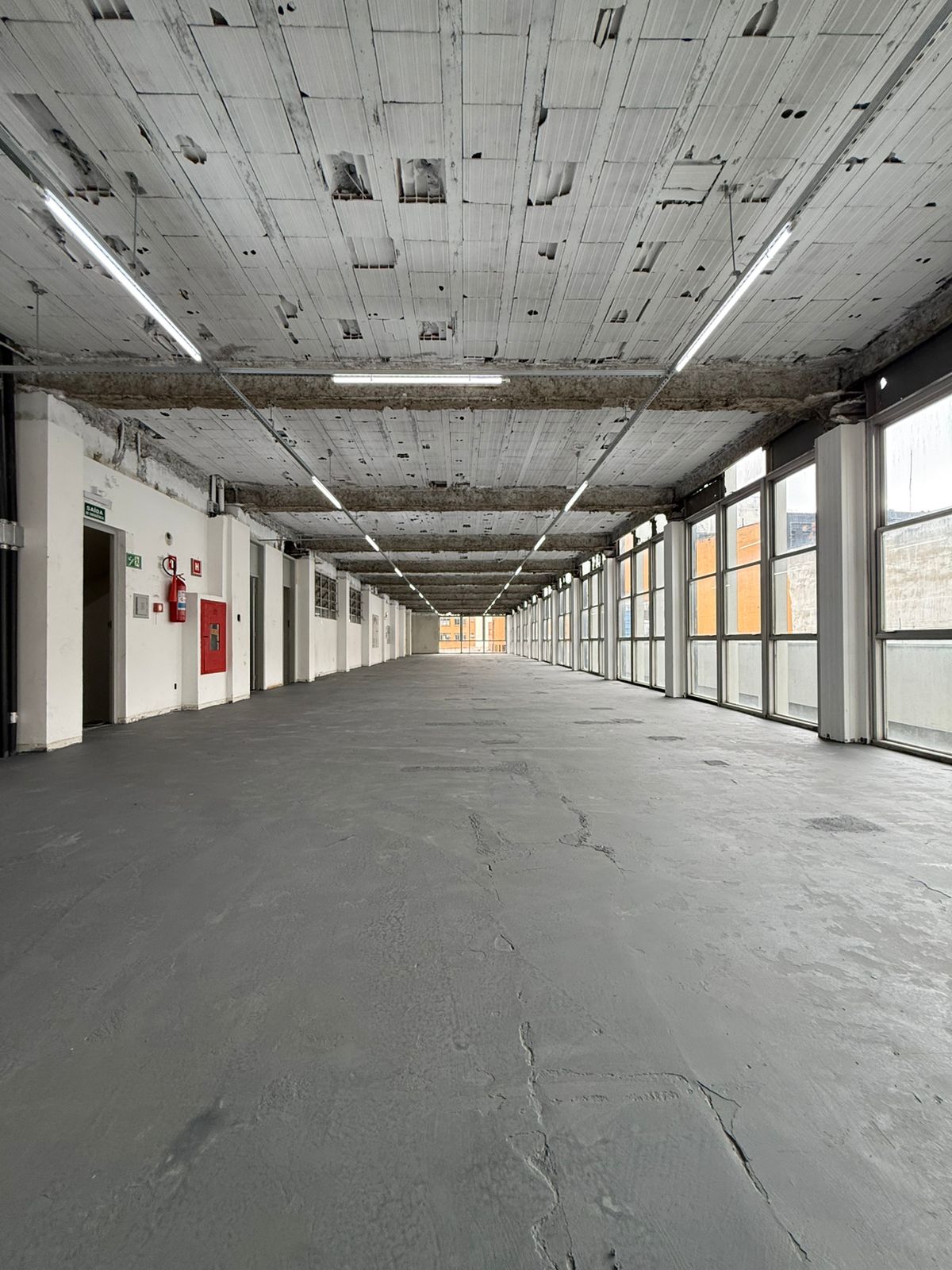 DISPONIVEL PRA LOCAÇÃO Edifício Comercial na República: 2.883m², Estrutura Completa, 2 Elevadores e Localização Estratégica