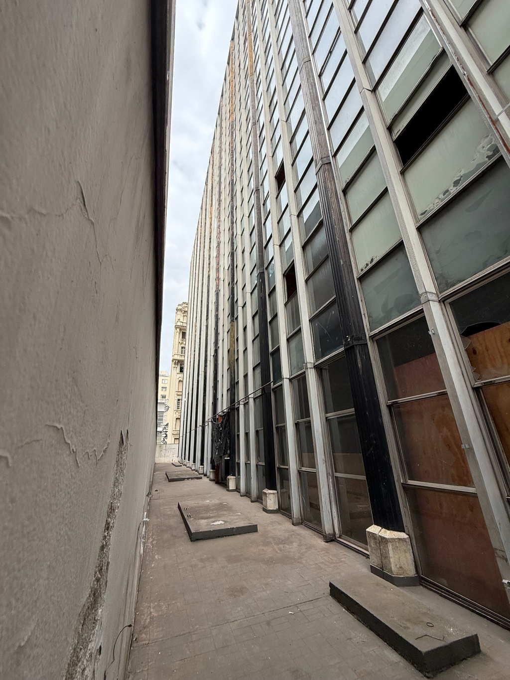 DISPONIVEL PRA LOCAÇÃO Edifício Comercial na República: 2.883m², Estrutura Completa, 2 Elevadores e Localização Estratégica