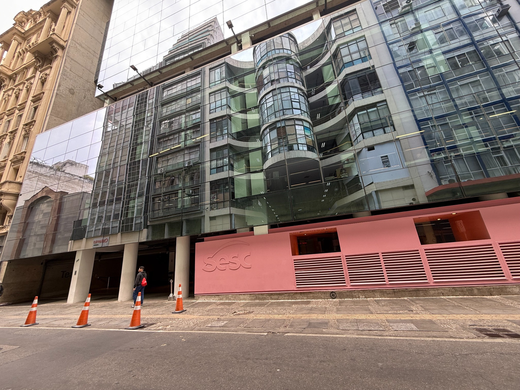 DISPONIVEL PRA LOCAÇÃO Edifício Comercial na República: 2.883m², Estrutura Completa, 2 Elevadores e Localização Estratégica