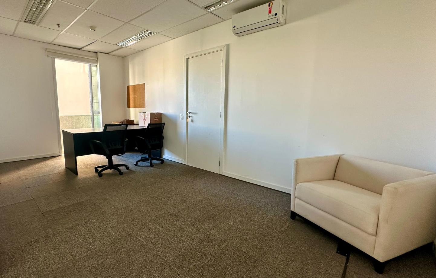 Laje Corporativa no Jardins: 630m², 14 Vagas, Infraestrutura Completa no Royal Office