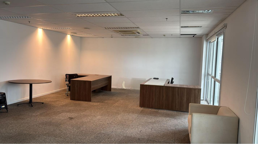 Laje Corporativa no Jardins: 630m², 14 Vagas, Infraestrutura Completa no Royal Office